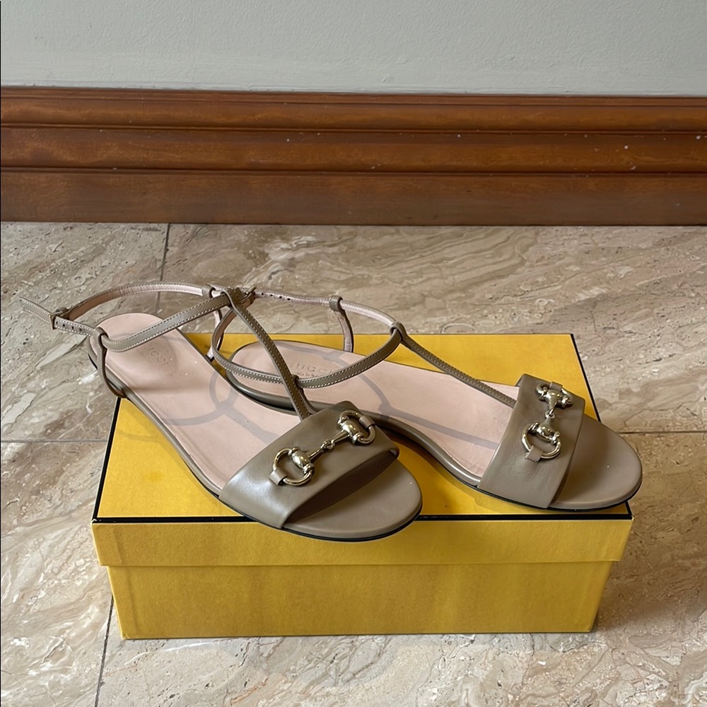 Tan Gucci Sandals 
Great Condition & super comfortable 
Size 40